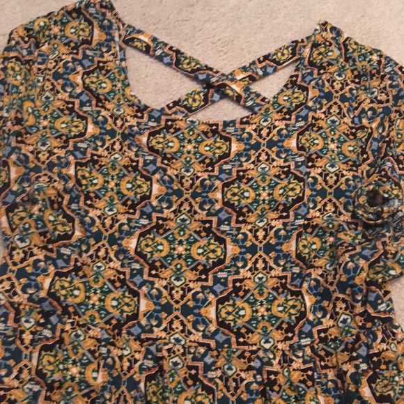 Printed swing dress with crossed back - Picture 3 of 5